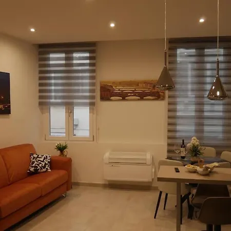 Serraglihome Apartment