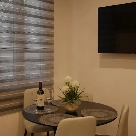 Serraglihome Apartment *